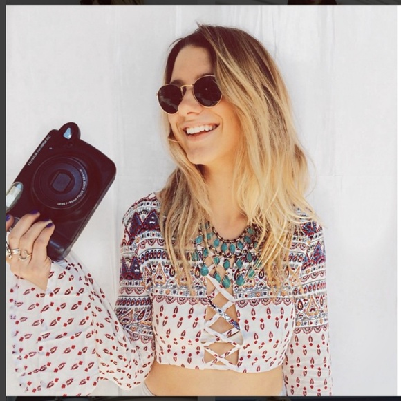 LF stores Boho Bell sleeve criss cross zip up crop - Picture 1 of 9